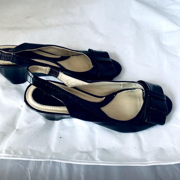 Naturalizer 7M  wedge 2.5" black back strap - Picture 7 of 10